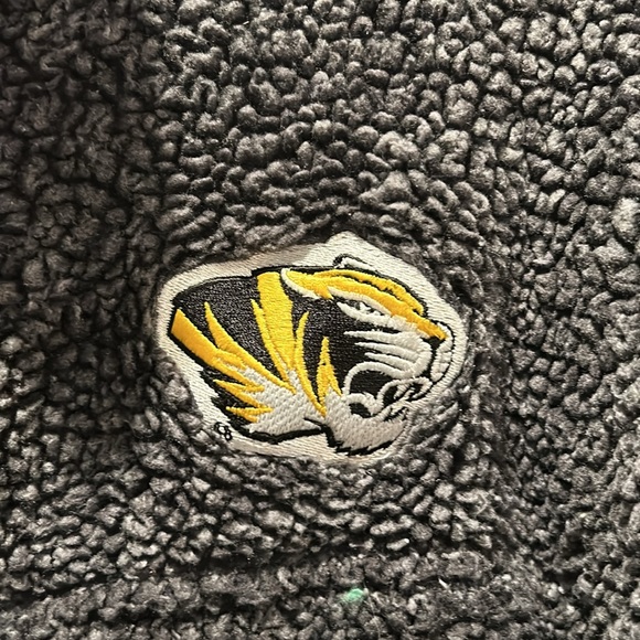 Mizzou Pressbox by Royce Apparel Comfy fuzzy quarter zip pullover - Picture 2 of 8
